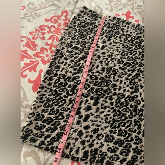 Vince Camuto Leopard Print Straight Pencil Skirt - Picture 8 of 10